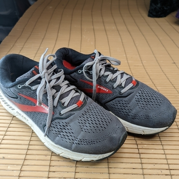 Brooks Beast 20 Mens Shoes Sneakers Gray Red Running Walking